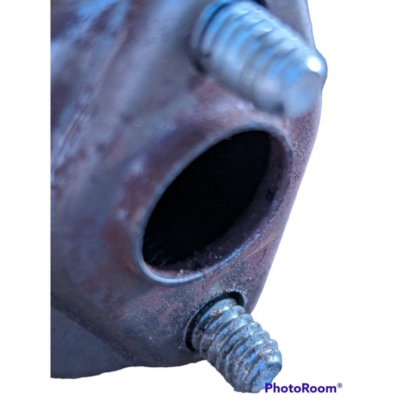 New! Genuine Tecumseh 27181A Lawnmower Engine Muffler 2 Screws Replacement - Picture 4 of 5